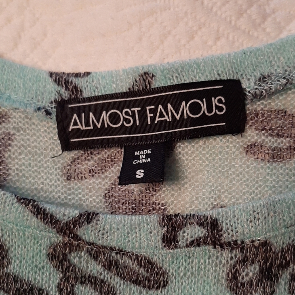 Top - Picture 2 of 3